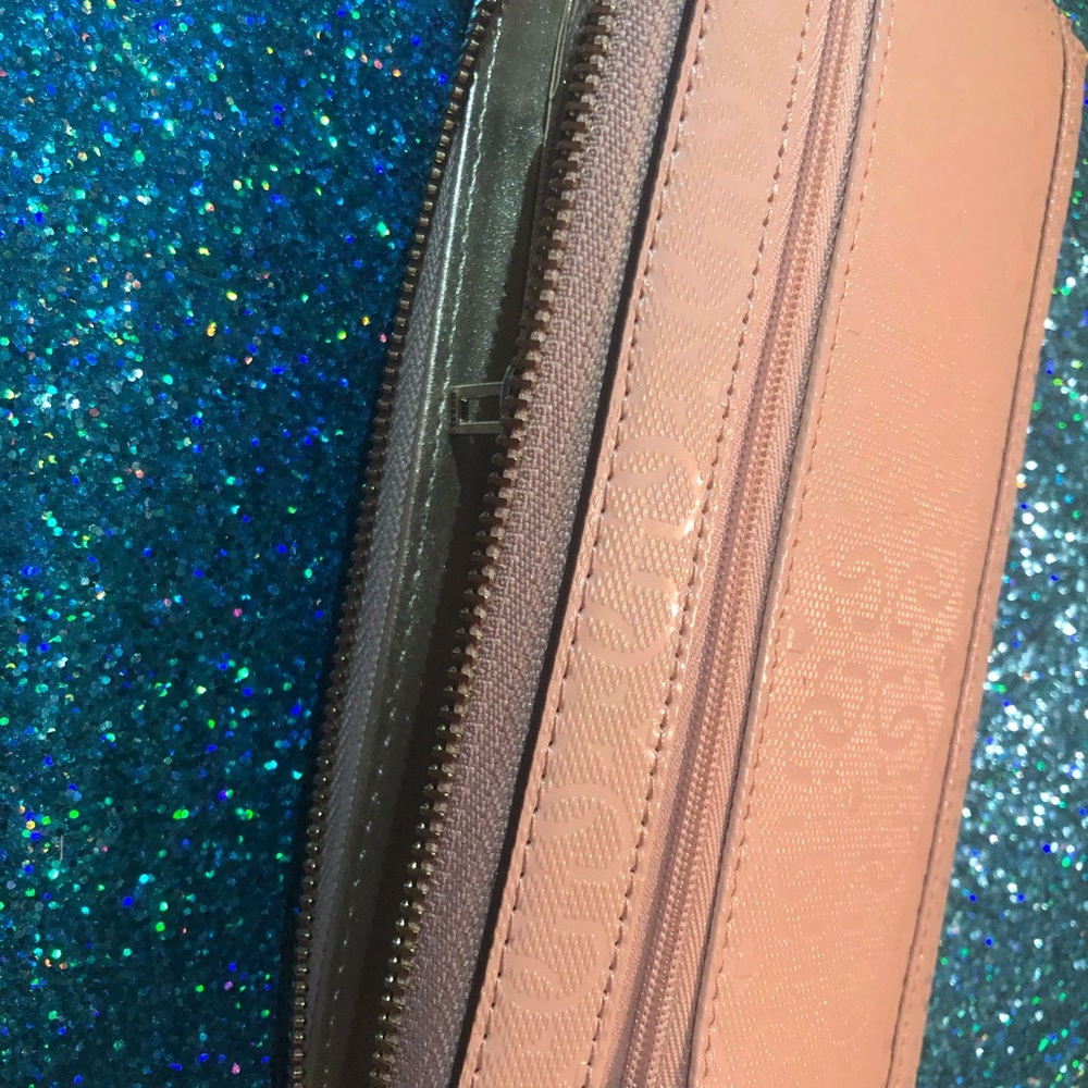 Guess NWT BABY PINK WALLET